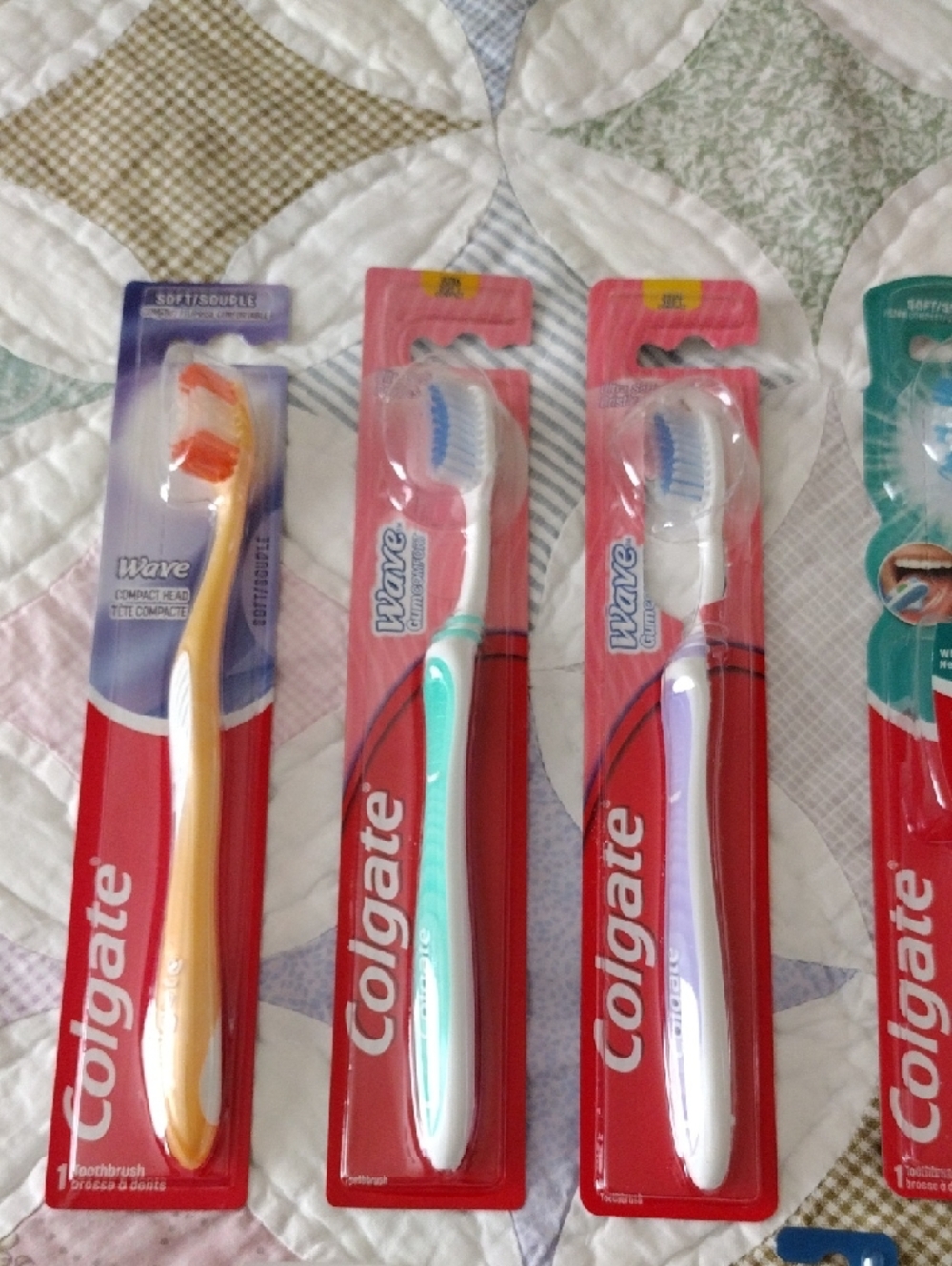 15 Colgate & OralB Toothbrushes - Soft Bristles - Picture 2 of 5